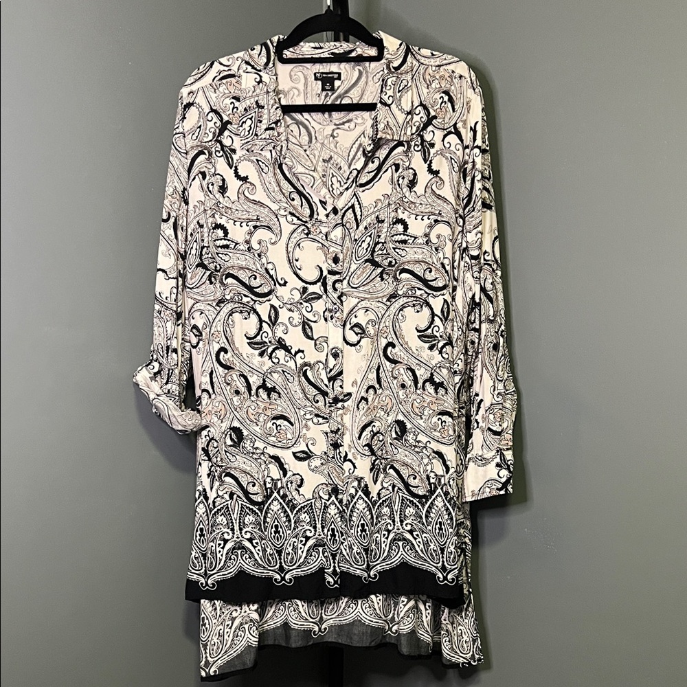 new directions Black and White Paisley Tunic Top